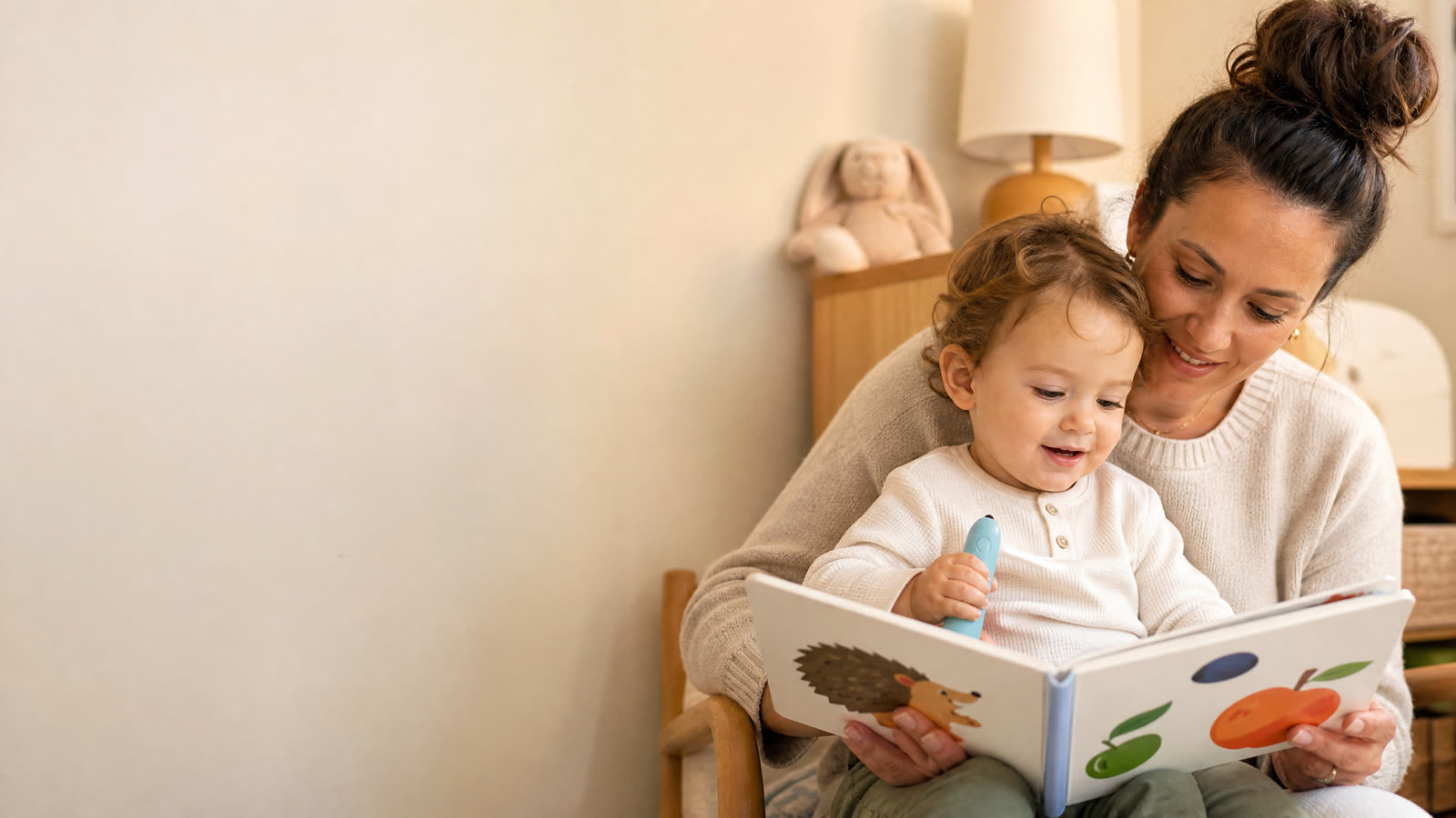 What Is the Best Interactive Phonics Book Set with Pen for a 2-Year-Old Beginner?