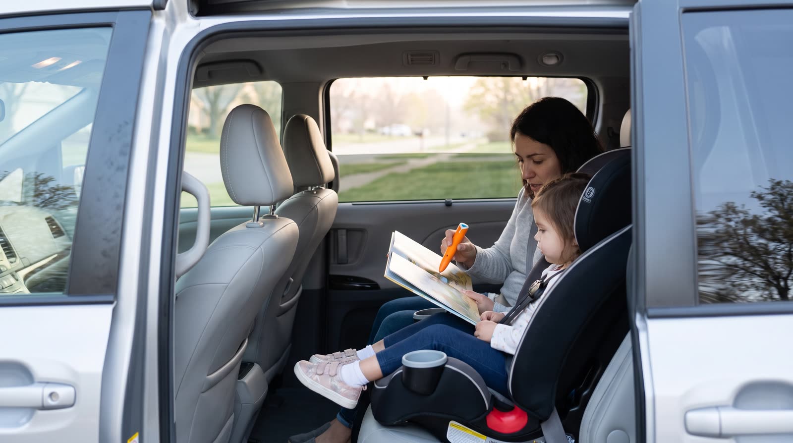 How can parents use reading pen books in the car during morning routines?