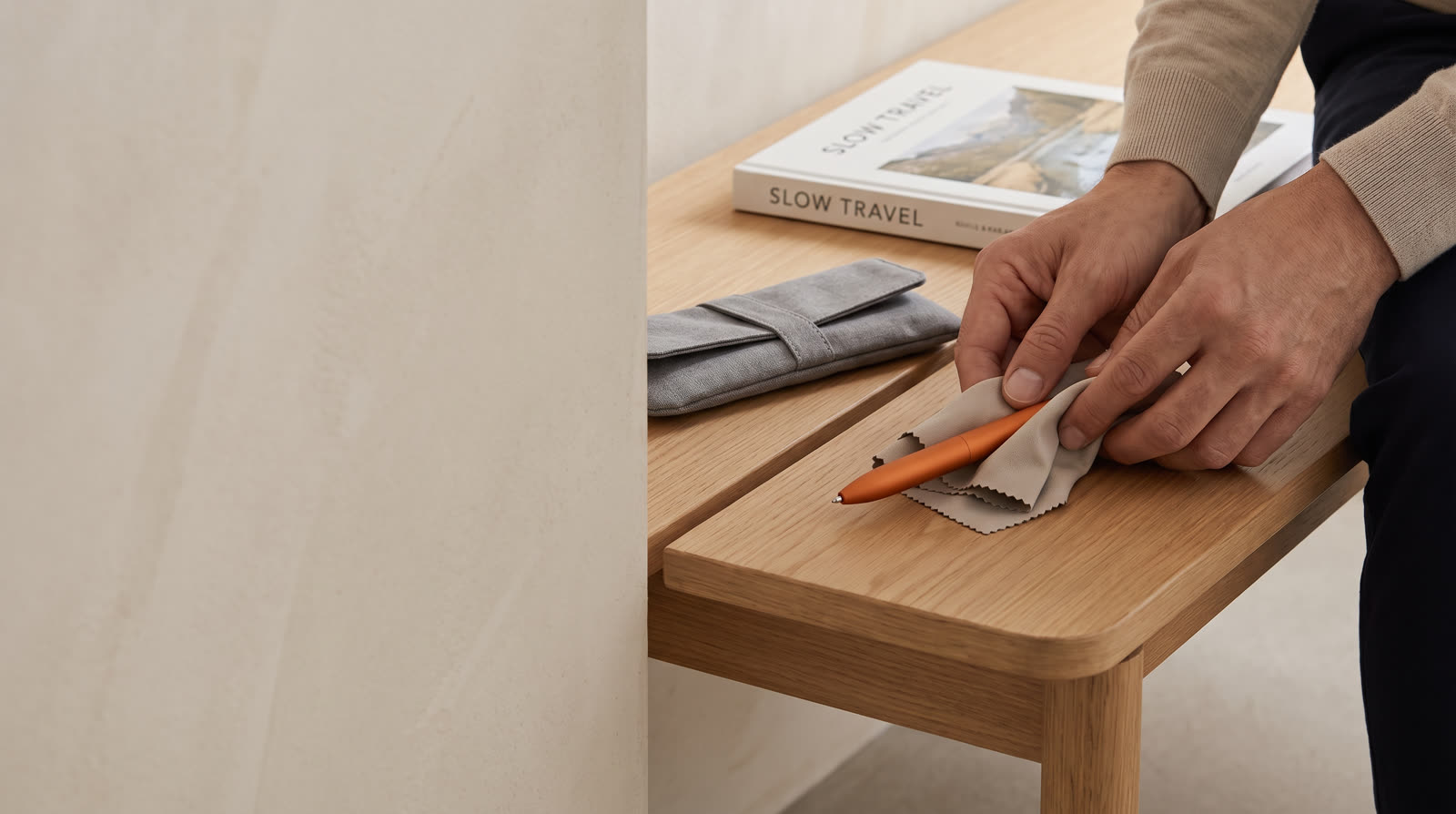 How do I clean a reading pen after travel?