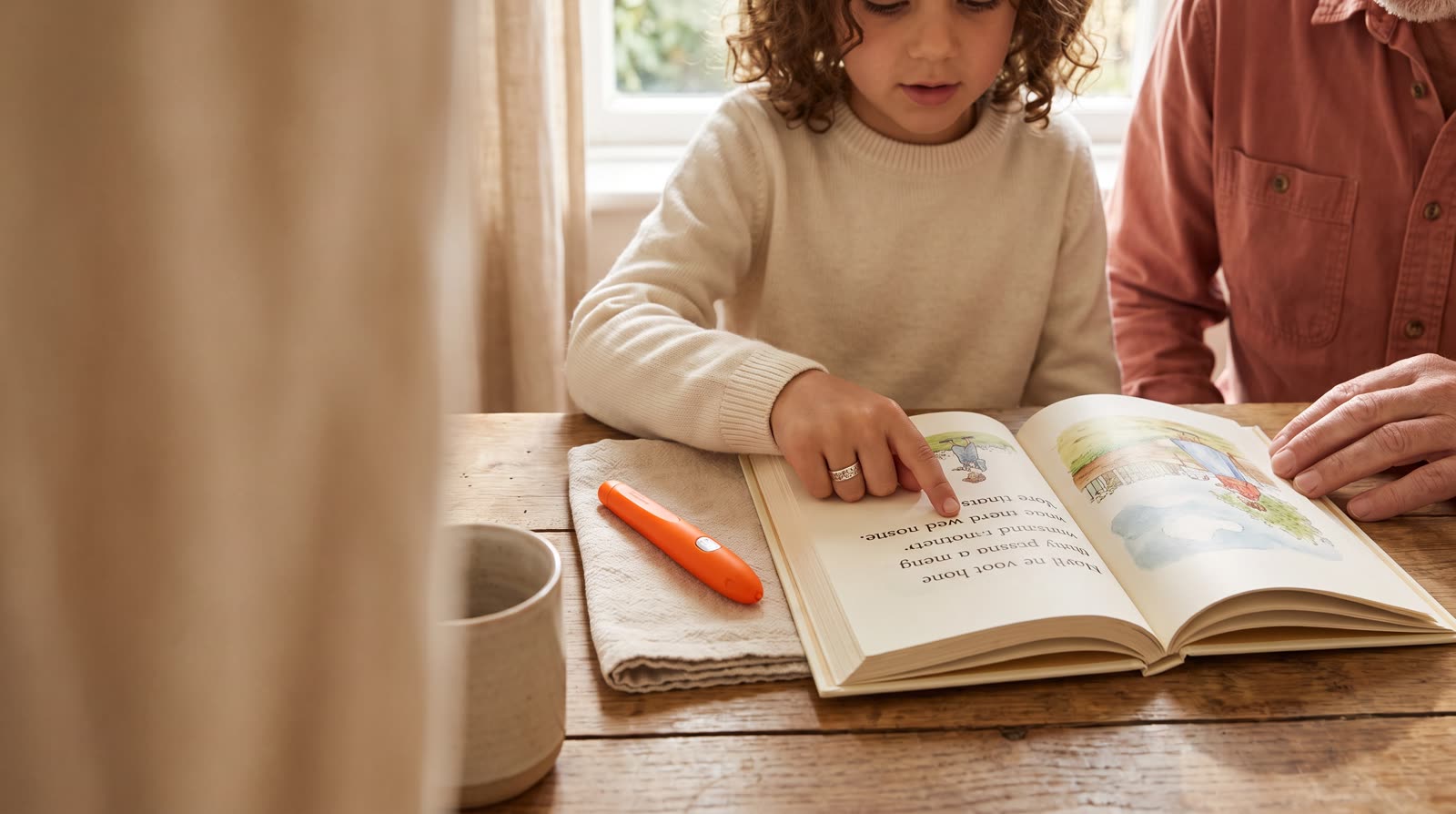 Is a reading pen with slow repeat playback suitable for children with dyslexia or early reading difficulty?